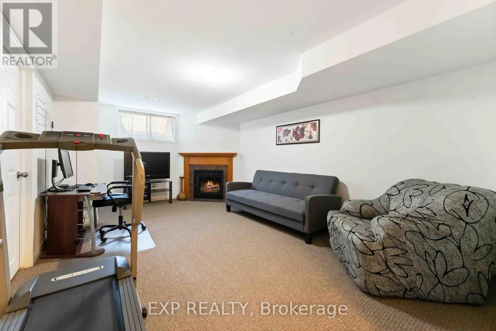 438 HARESFIELD COURT