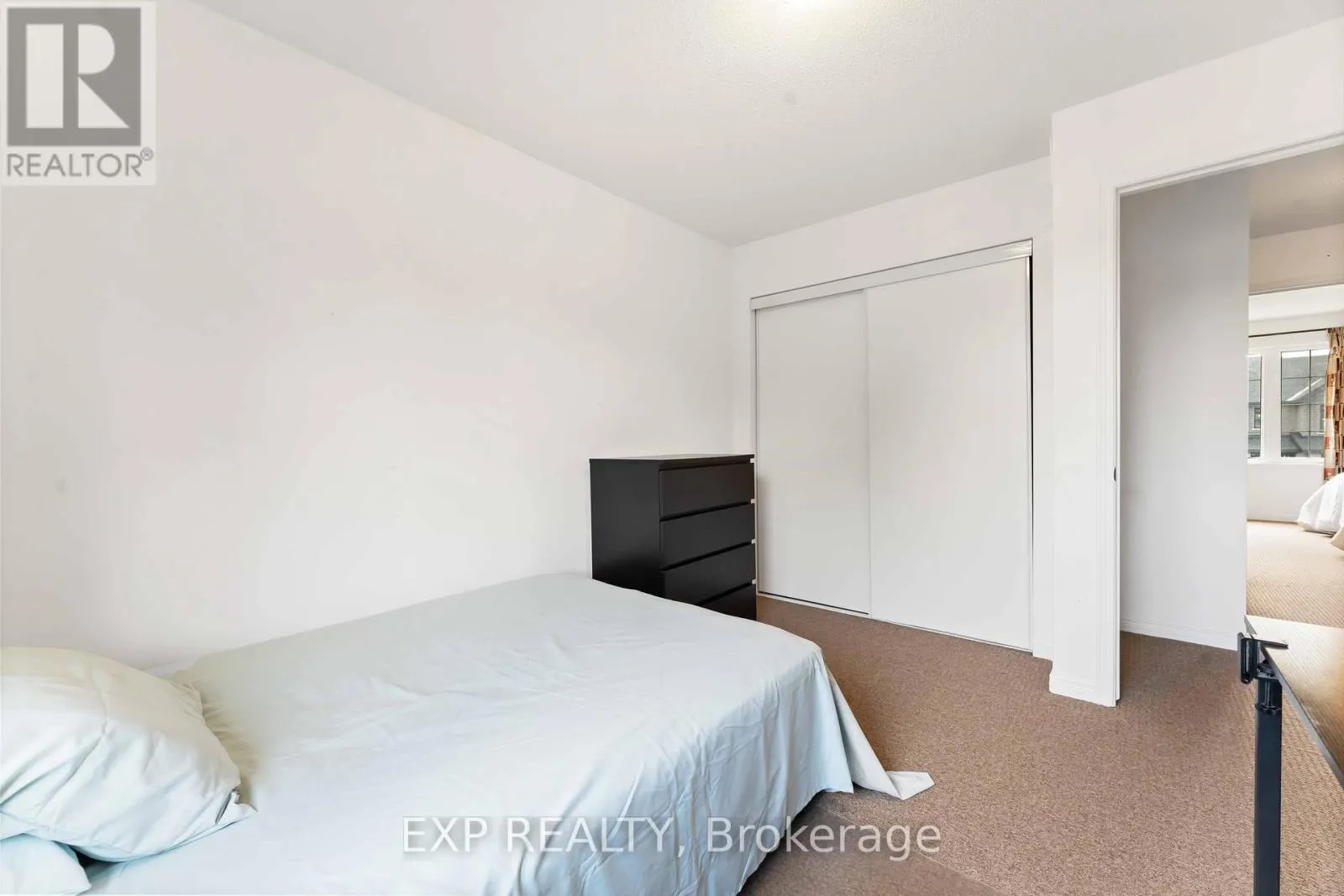 438 HARESFIELD COURT