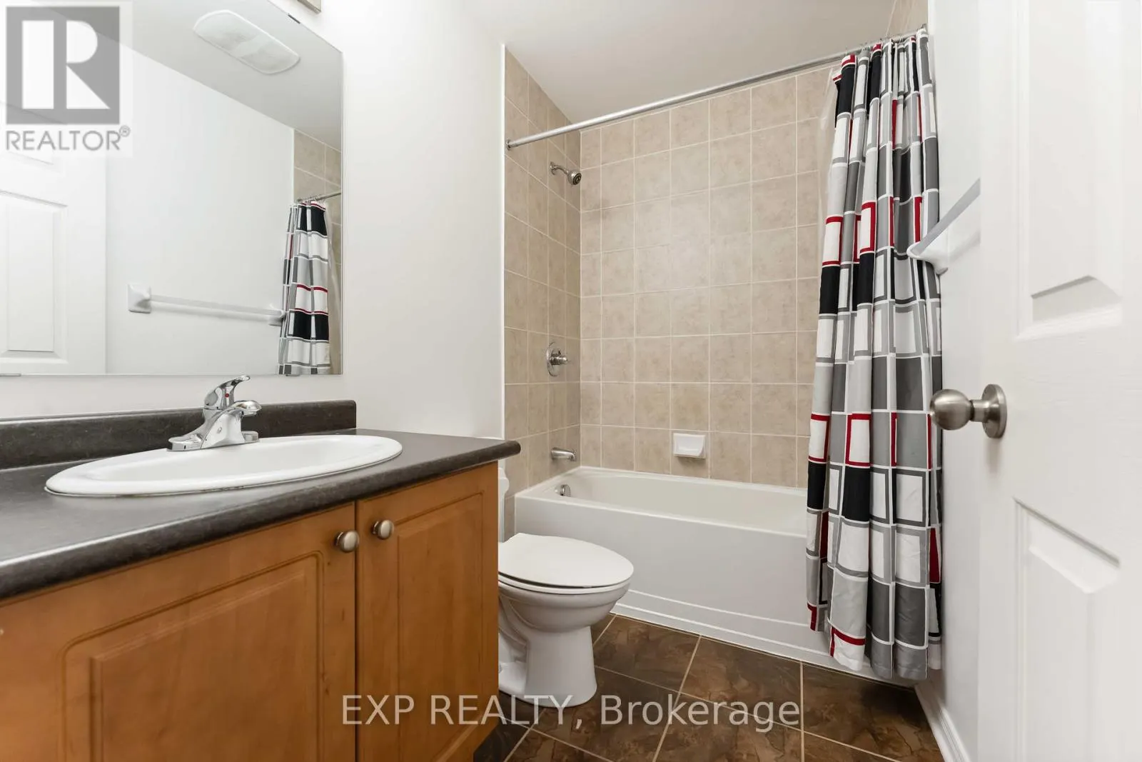 438 HARESFIELD COURT