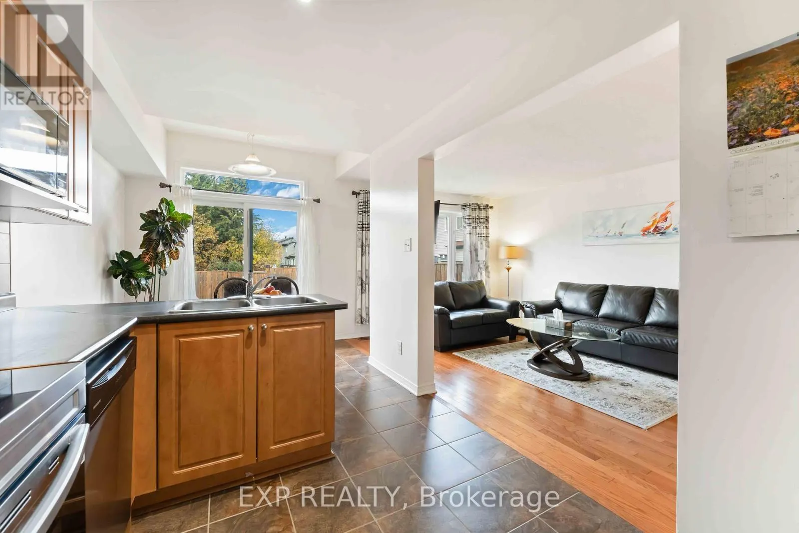 438 HARESFIELD COURT