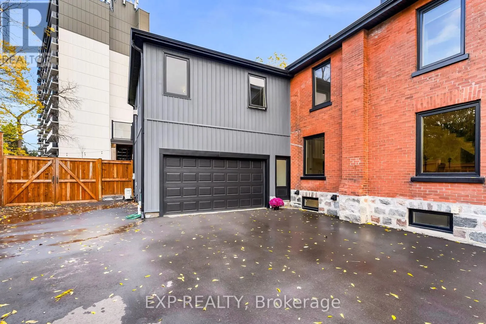 28 ELLIOTT STREET