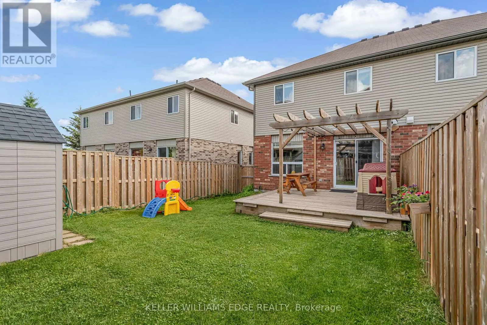 19 OAKES CRESCENT
