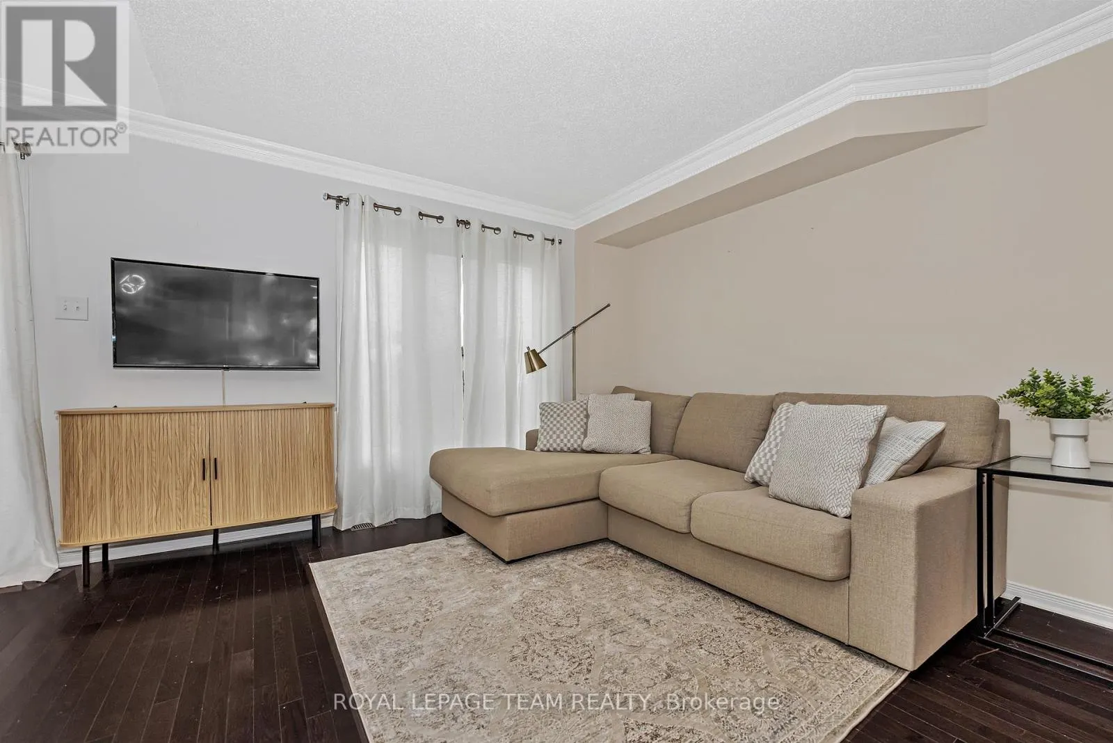430 HARESFIELD COURT