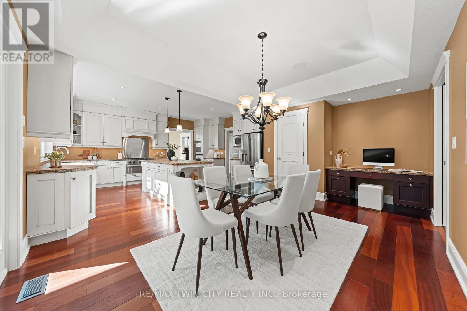 541 FALCONRIDGE CRESCENT