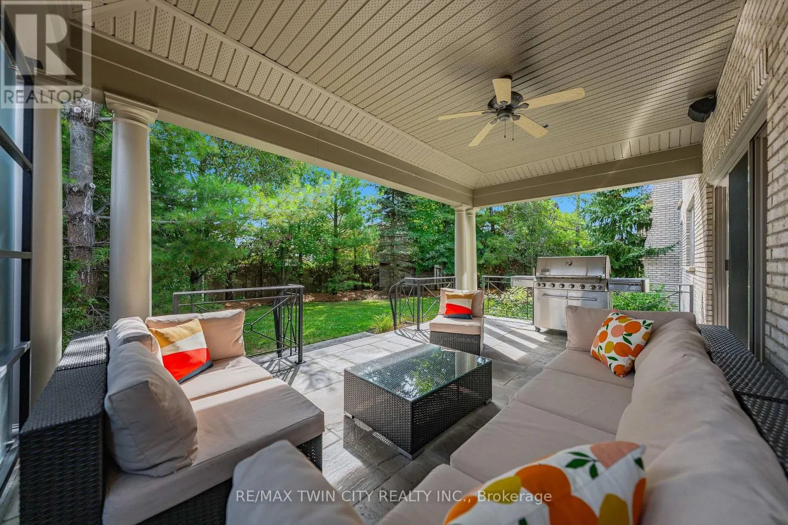 541 FALCONRIDGE CRESCENT