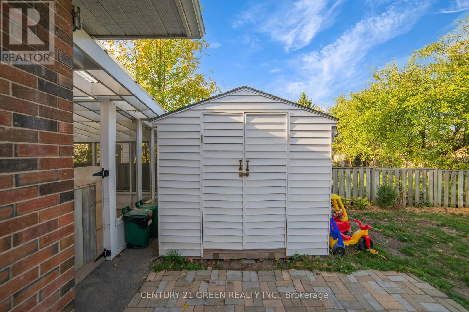 1676 HOLLEY CRESCENT