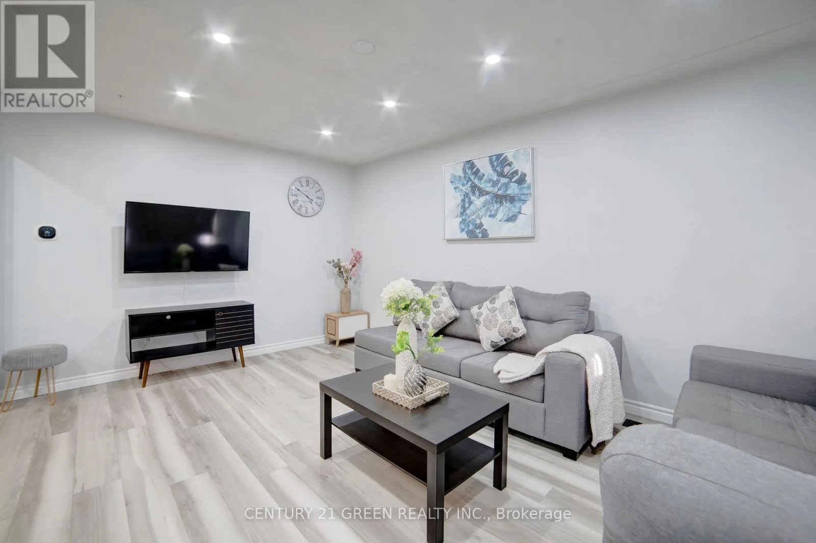 1676 HOLLEY CRESCENT