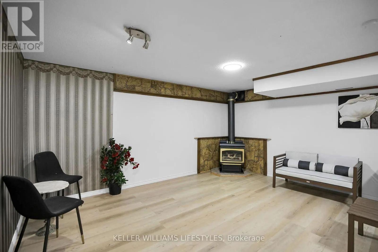 4 - 230 CLARKE ROAD, #4
