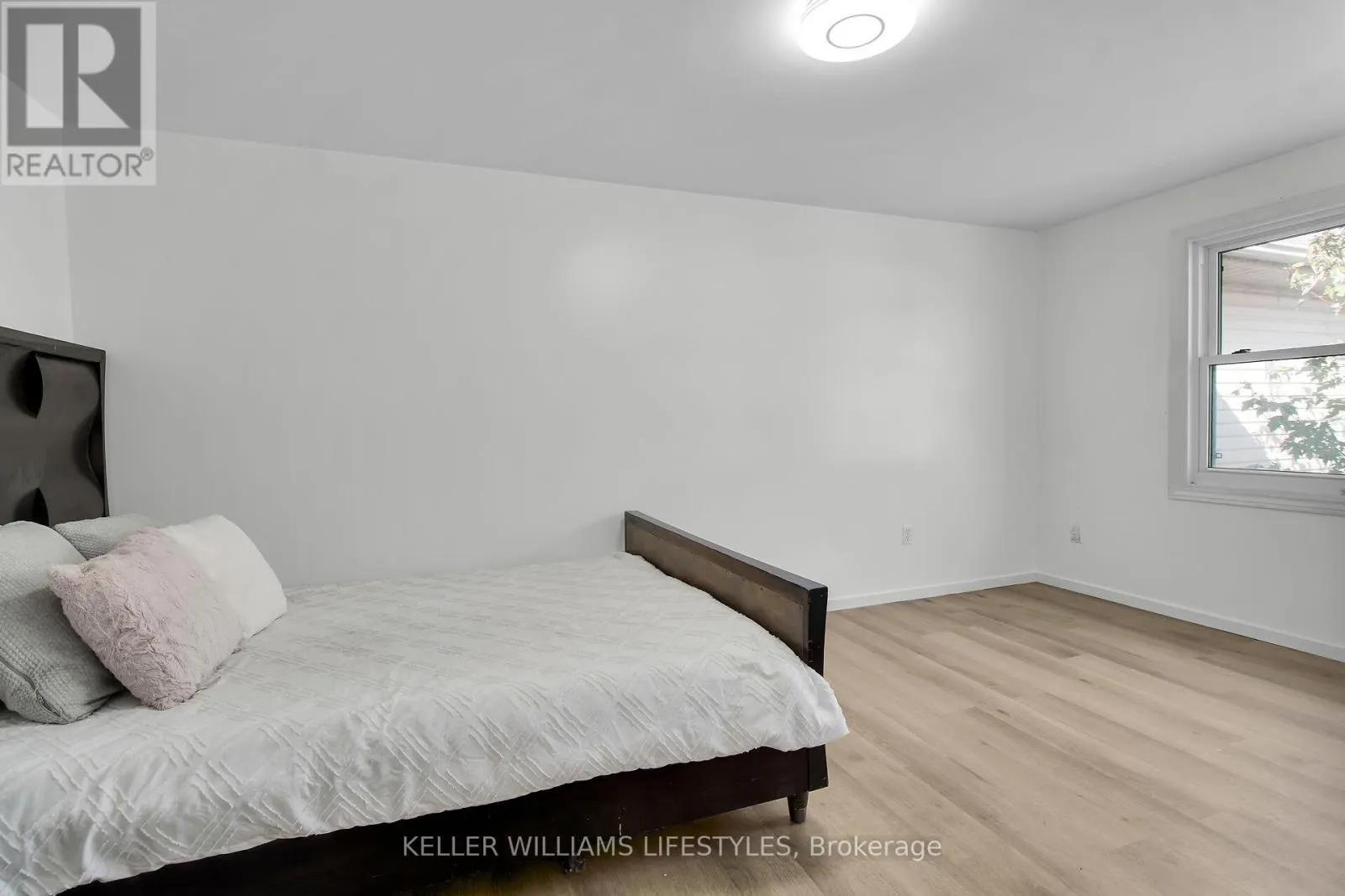 4 - 230 CLARKE ROAD, #4