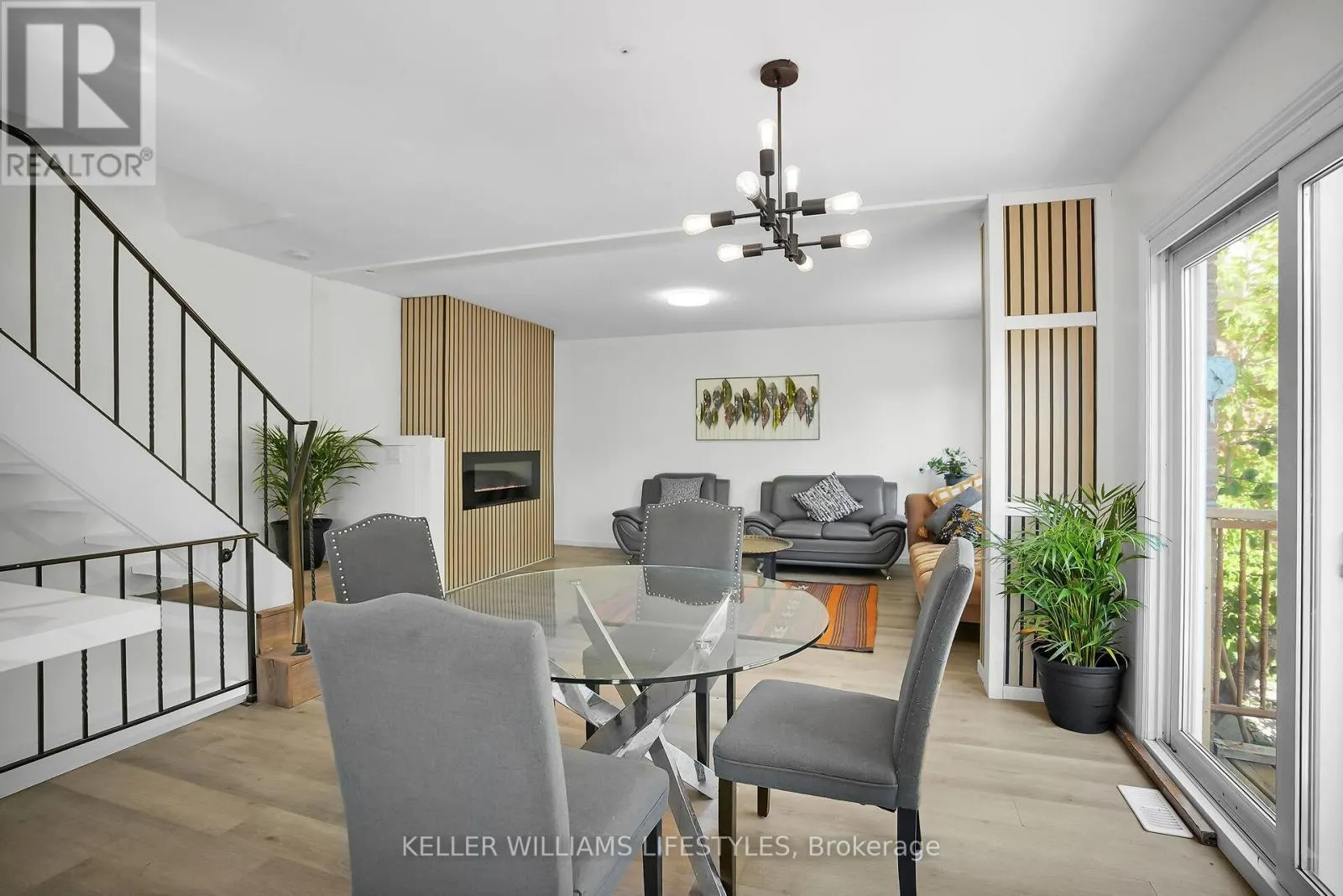 4 - 230 CLARKE ROAD, #4