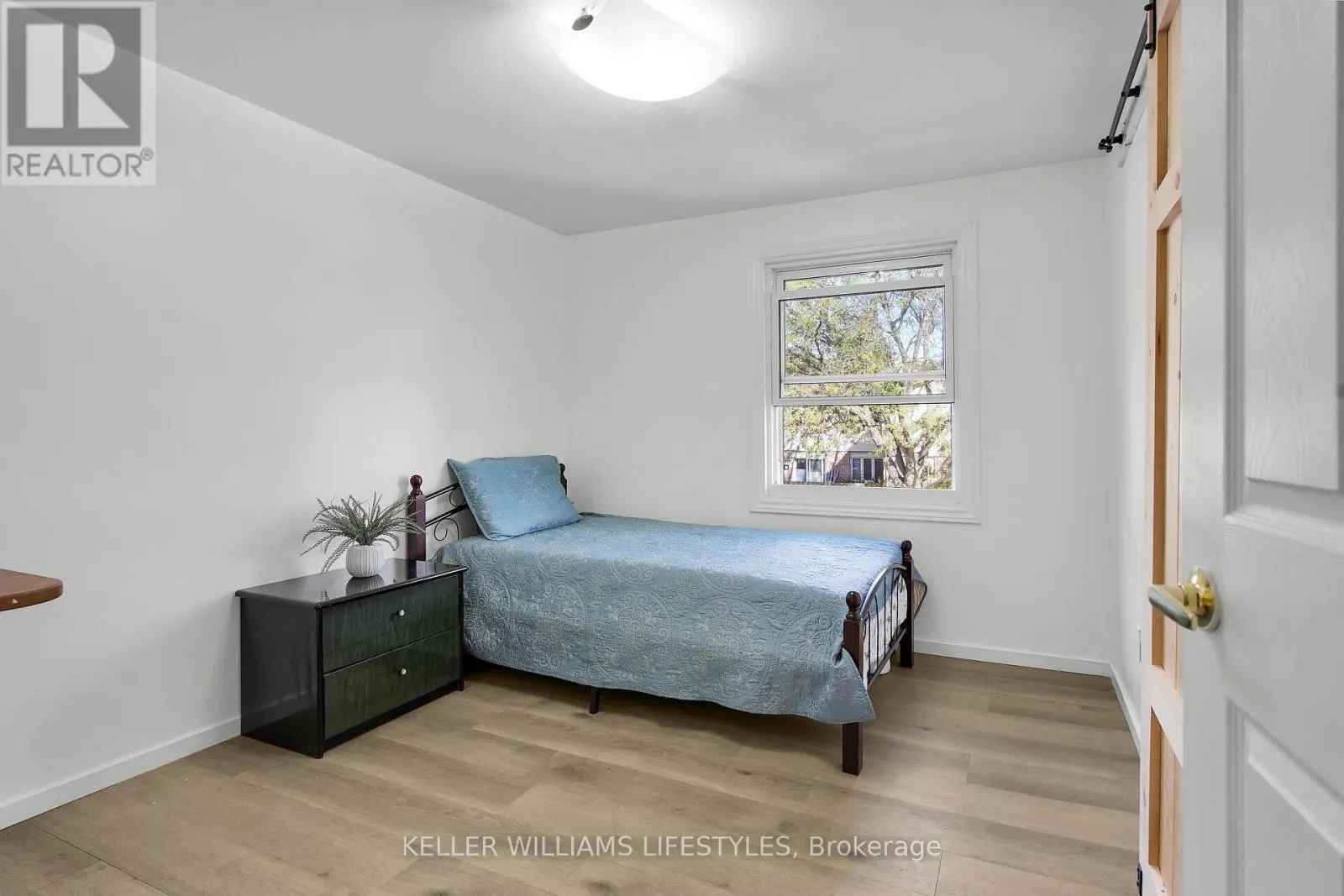 4 - 230 CLARKE ROAD, #4