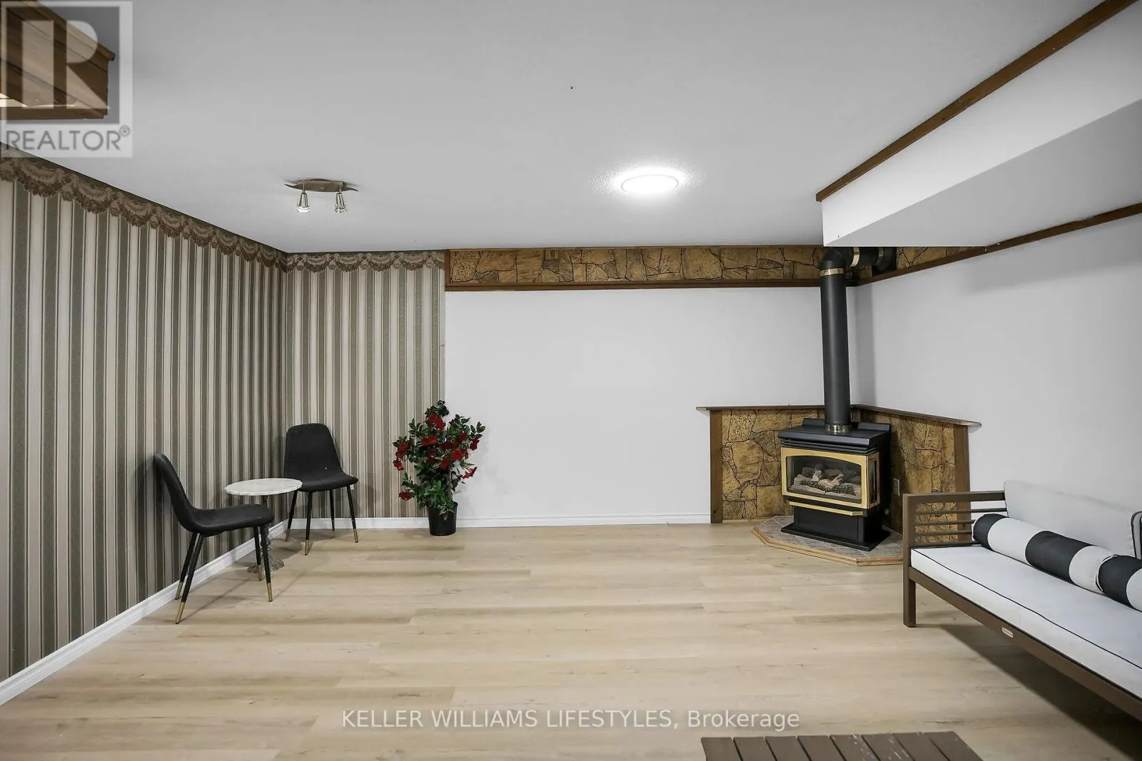 4 - 230 CLARKE ROAD, #4