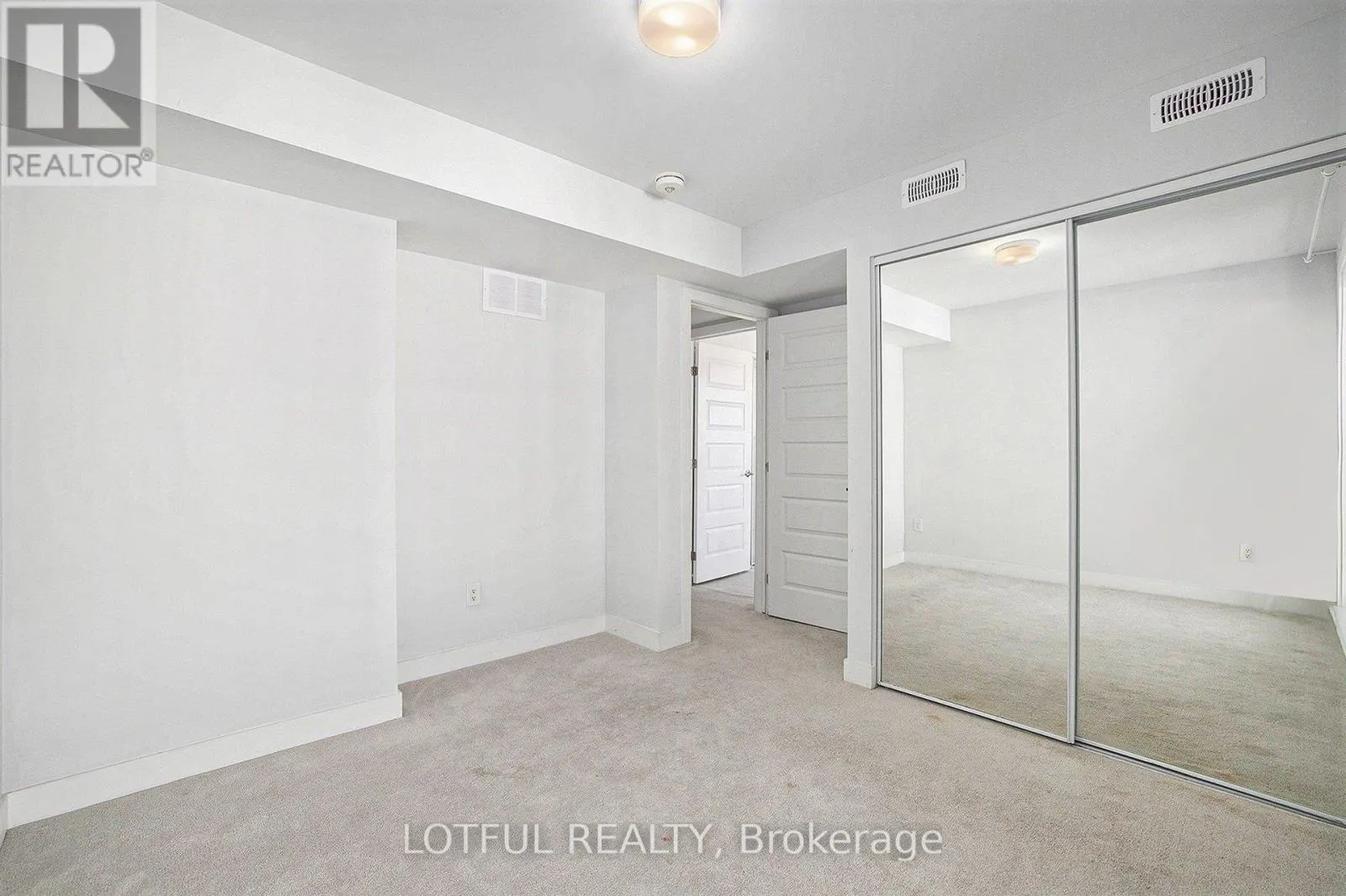 103 - 288 ANYOLITE PRIVATE