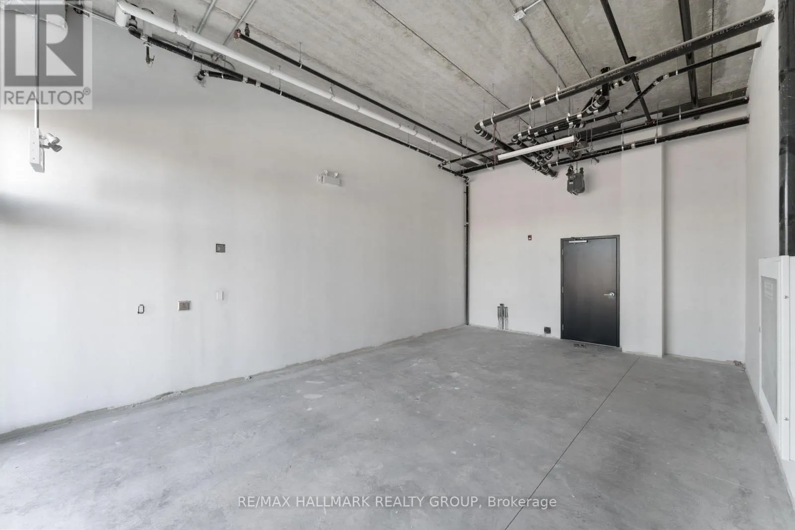 11 - 1340 HEMLOCK ROAD