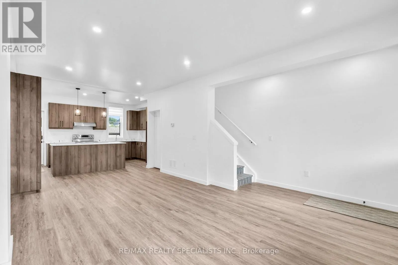 103 KENILWORTH AVENUE S