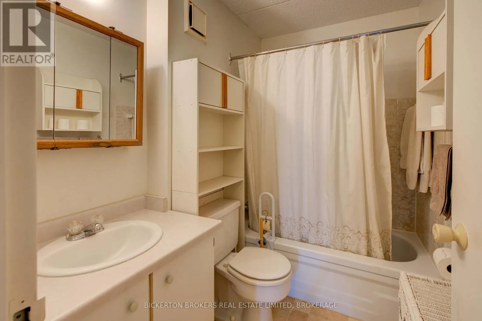 406 - 610 WILLIAM STREET S, #406
