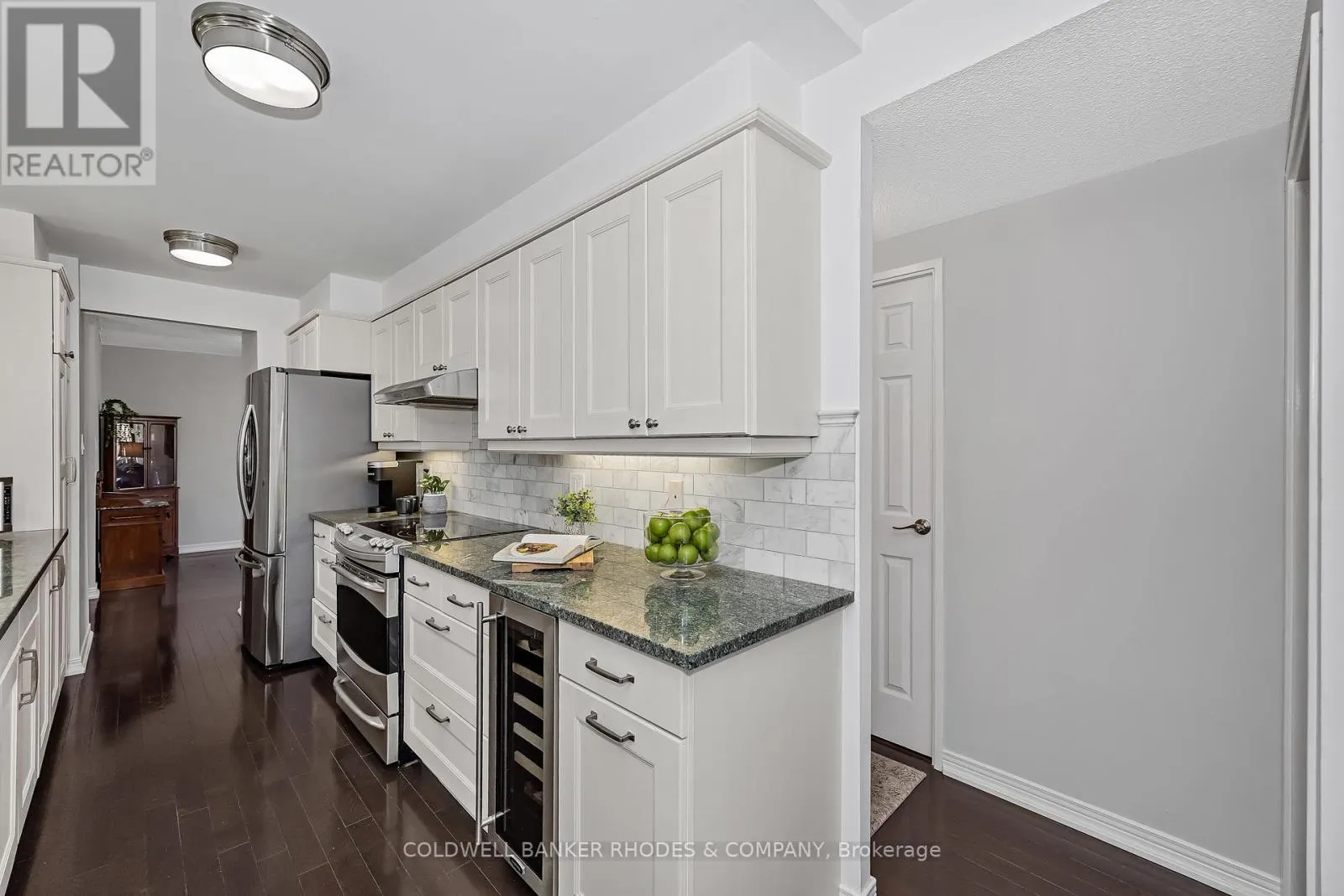 402 - 60 MCLEOD STREET