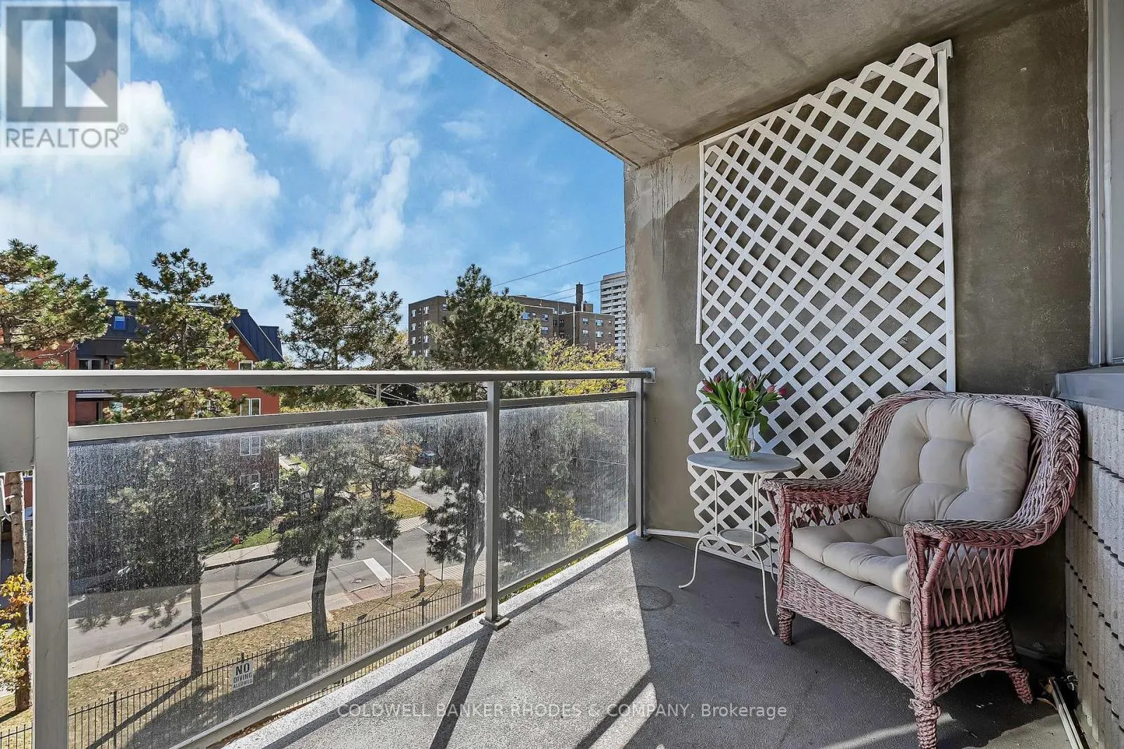 402 - 60 MCLEOD STREET