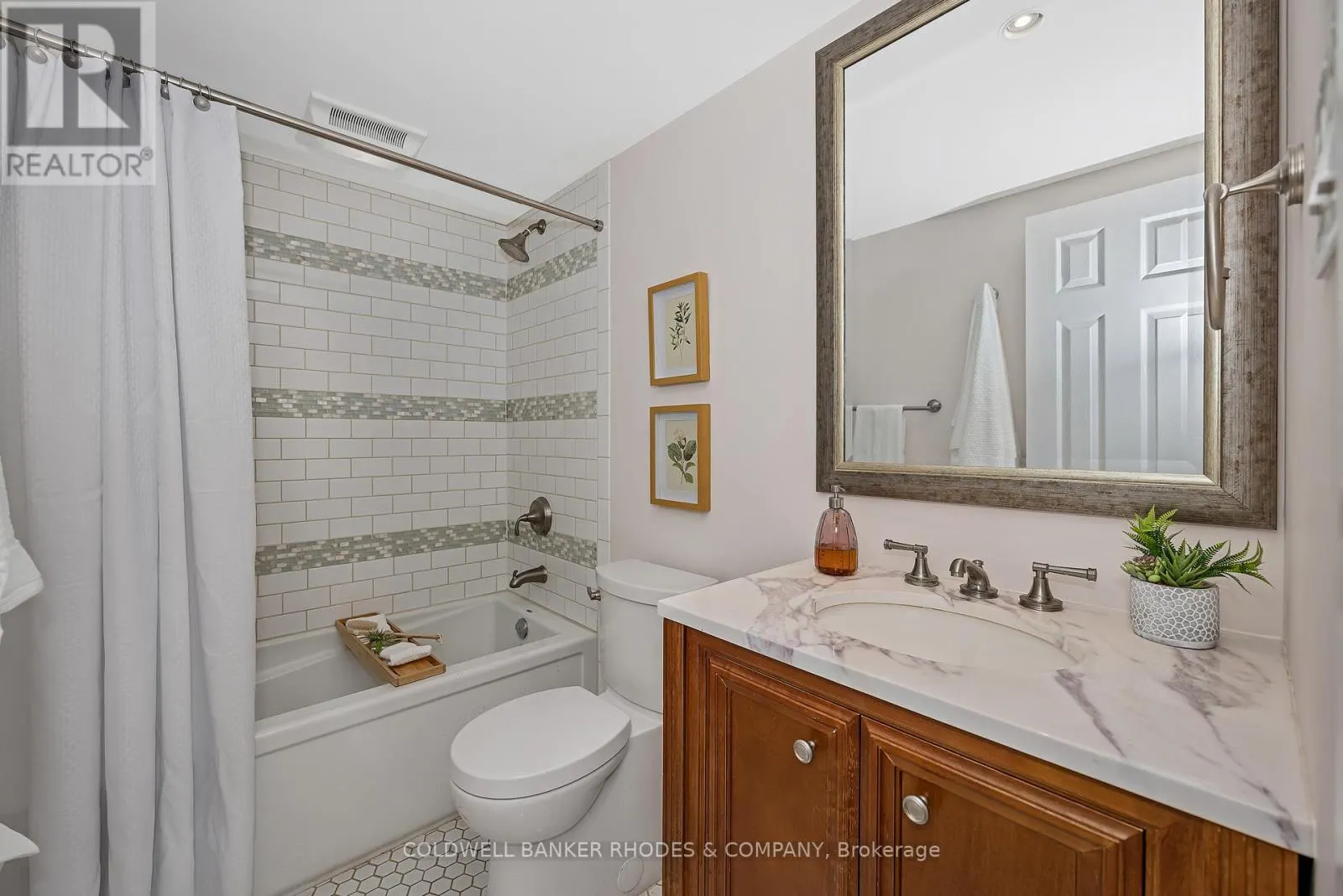 402 - 60 MCLEOD STREET