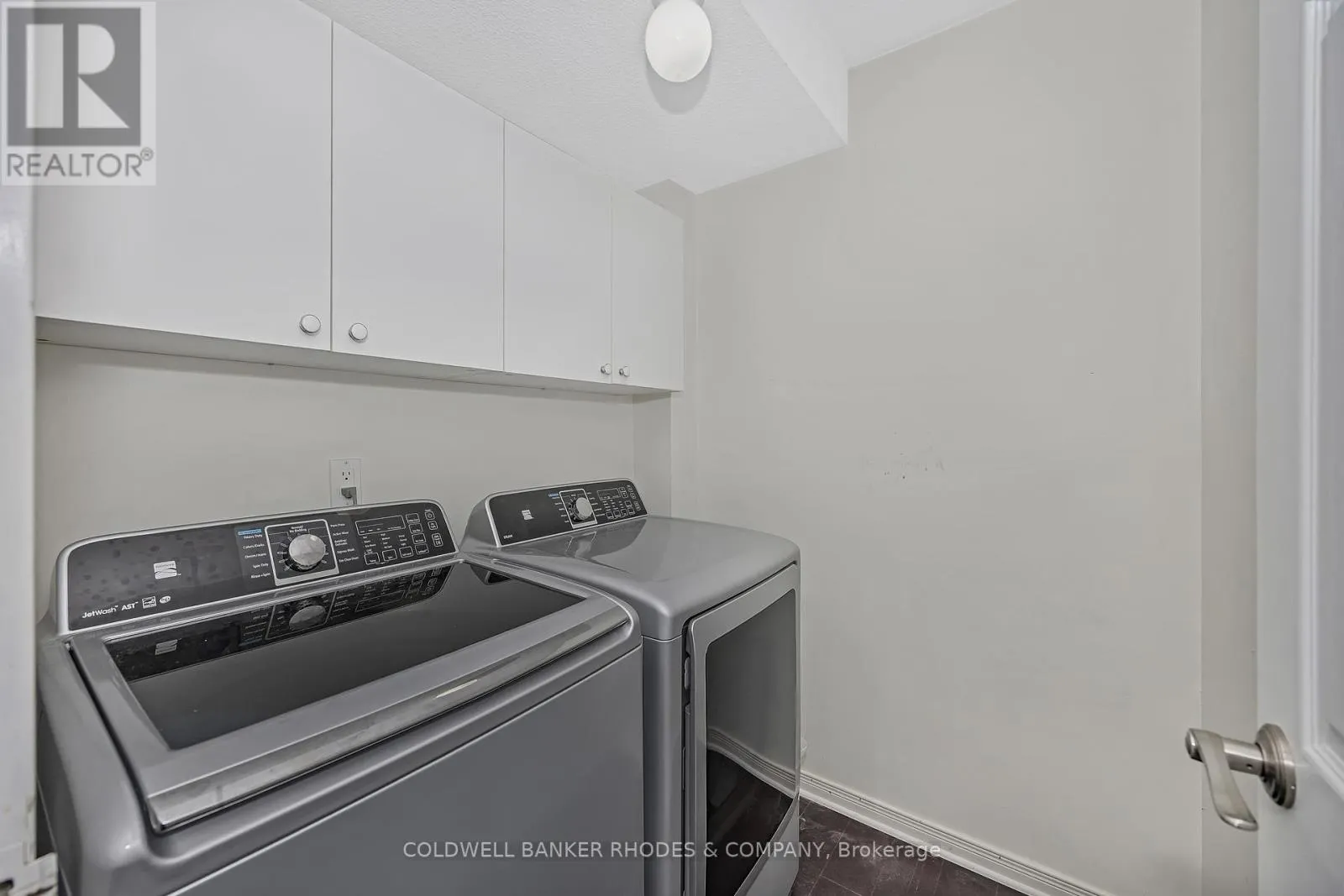 402 - 60 MCLEOD STREET