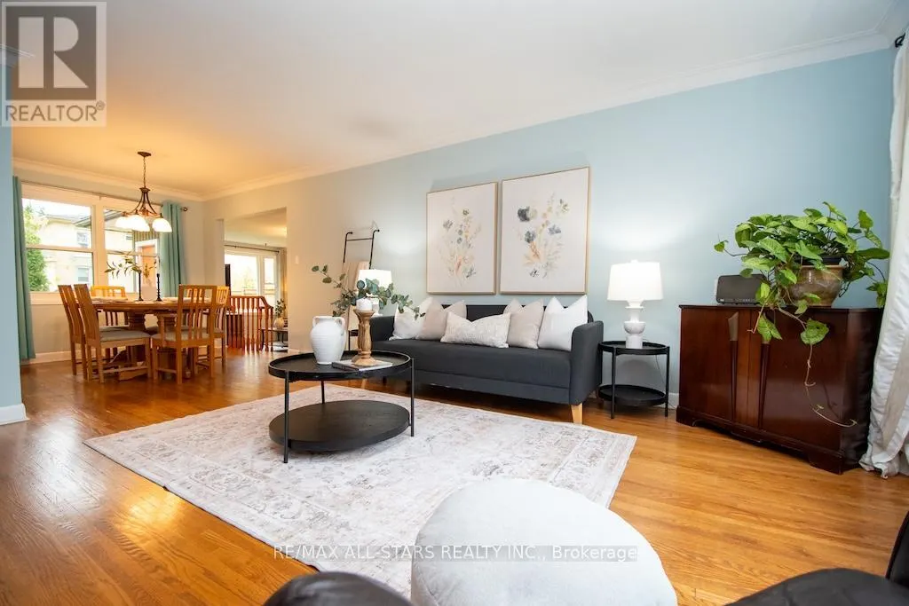 112 ADELAIDE STREET N