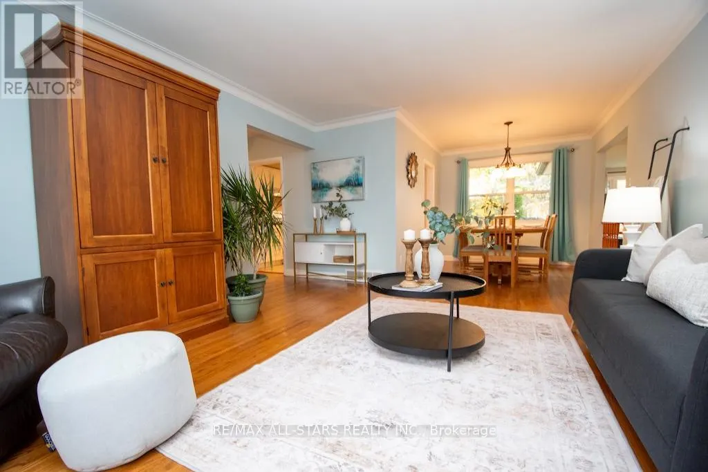 112 ADELAIDE STREET N