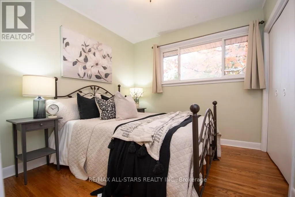 112 ADELAIDE STREET N