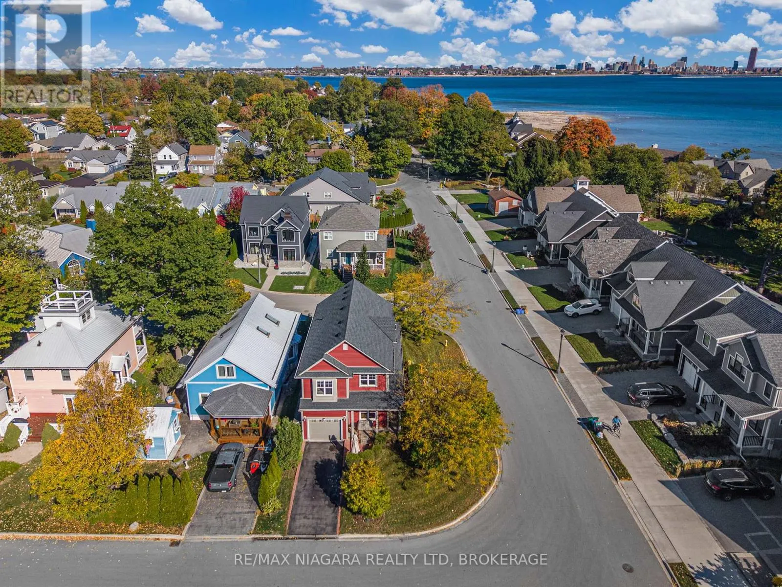 750 LAKESHORE ROAD