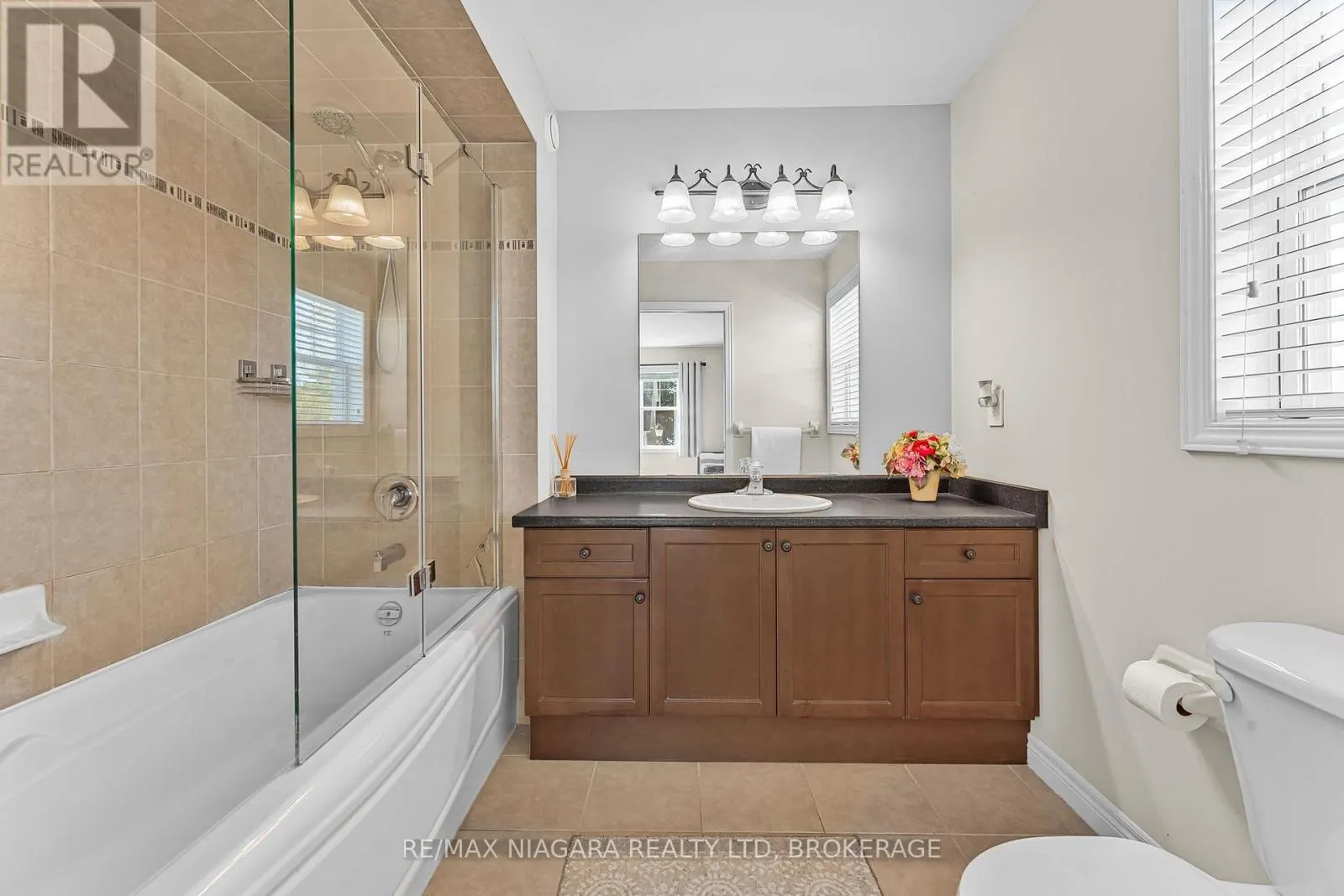750 LAKESHORE ROAD