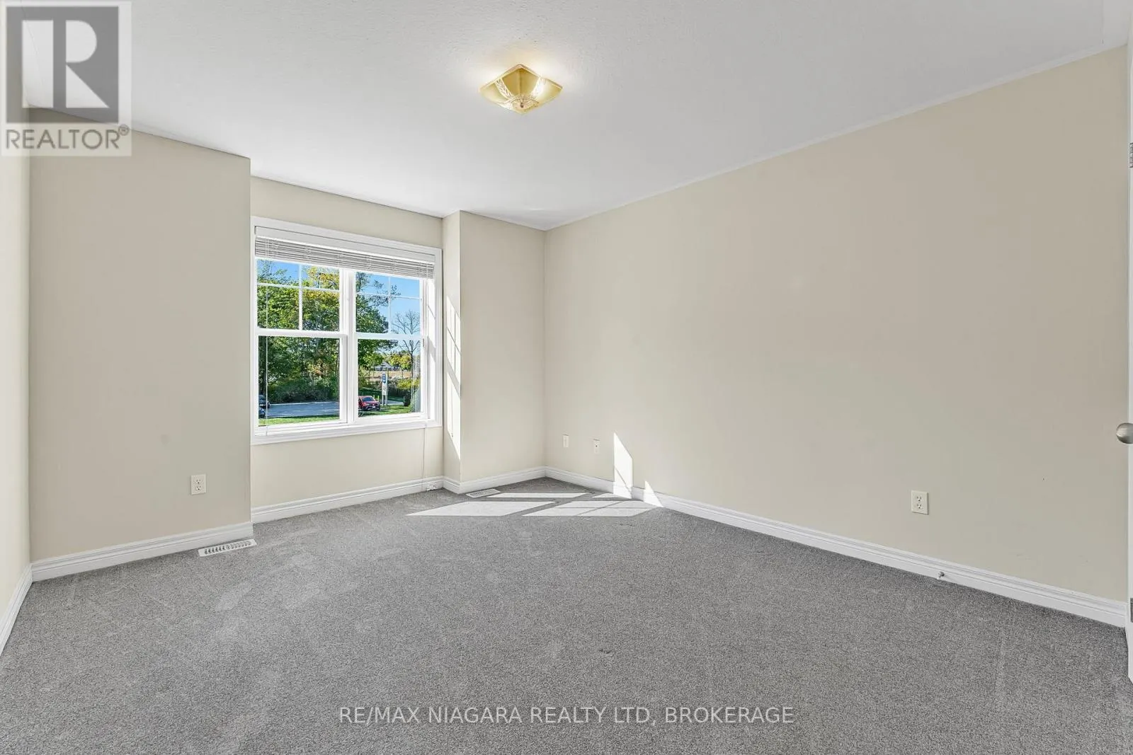 750 LAKESHORE ROAD