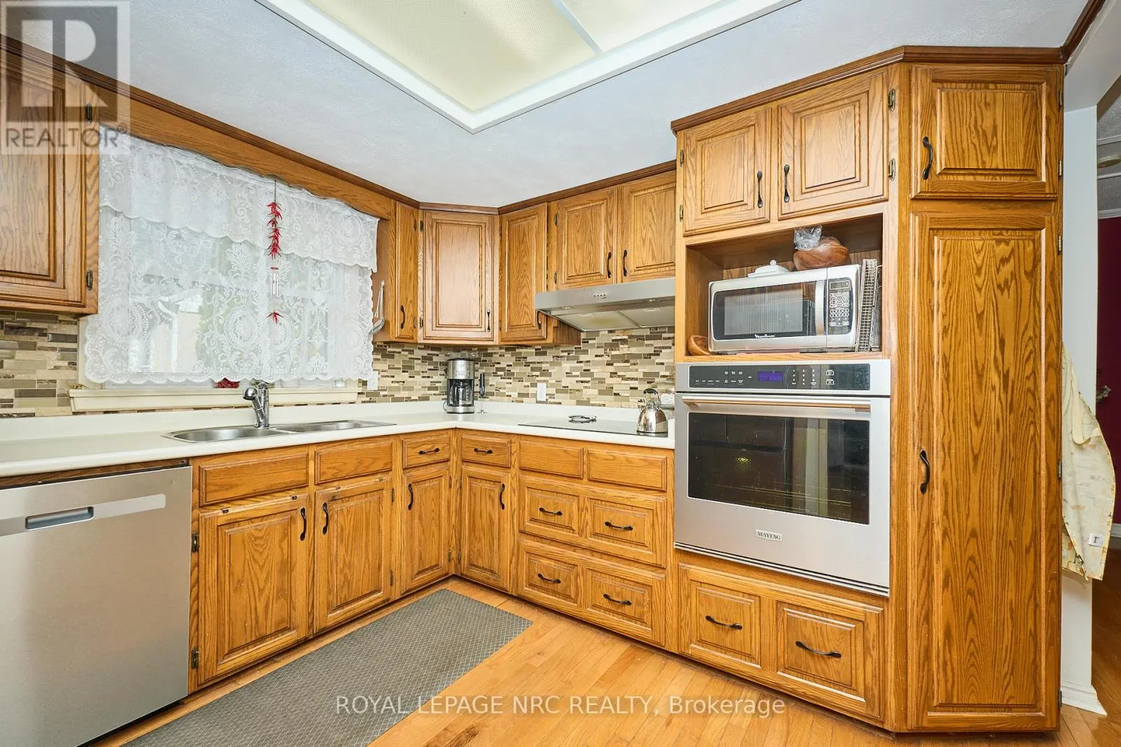 7 HALLCREST AVENUE