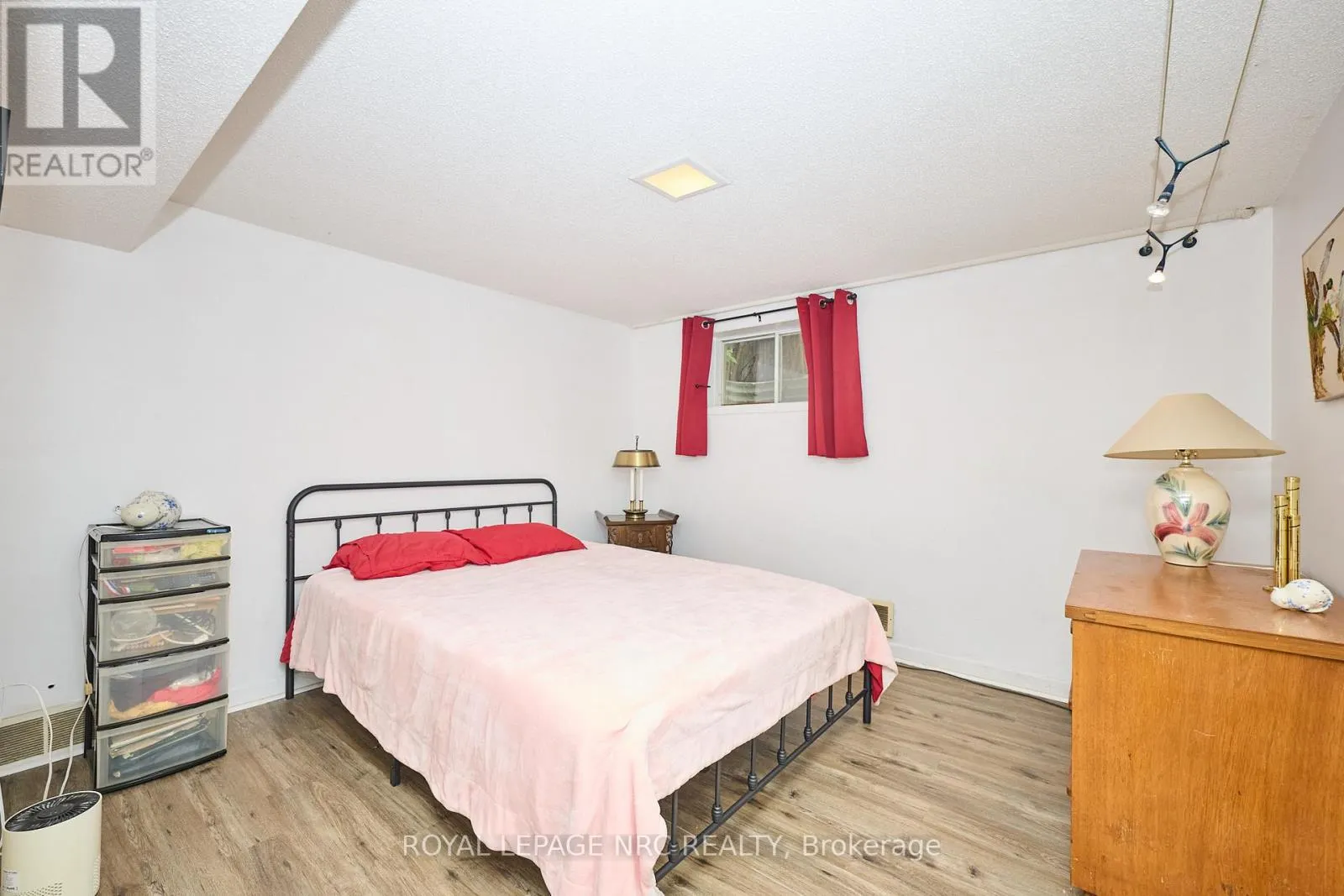 7 HALLCREST AVENUE