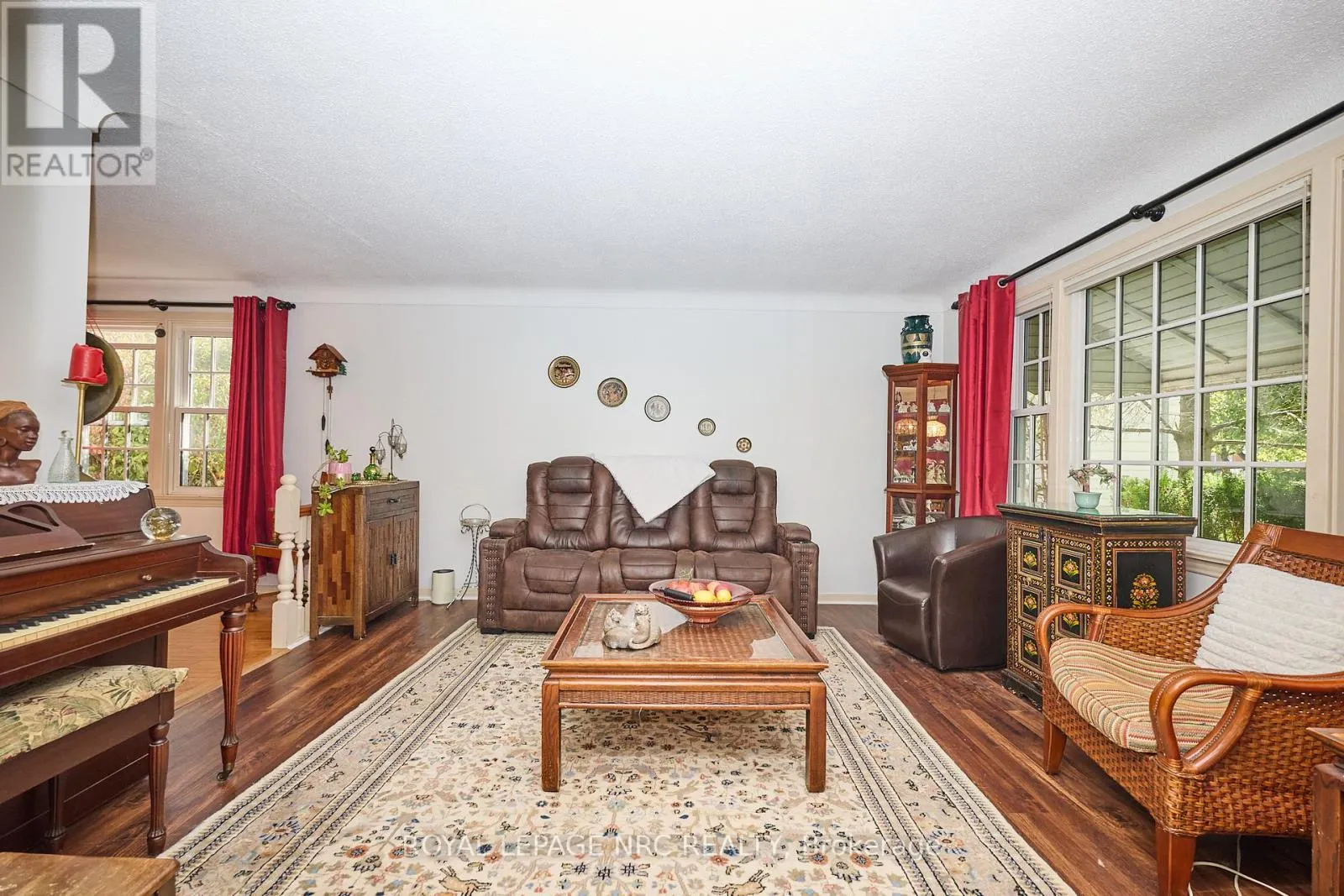 7 HALLCREST AVENUE