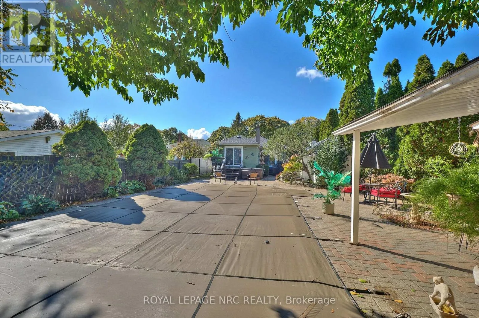 7 HALLCREST AVENUE