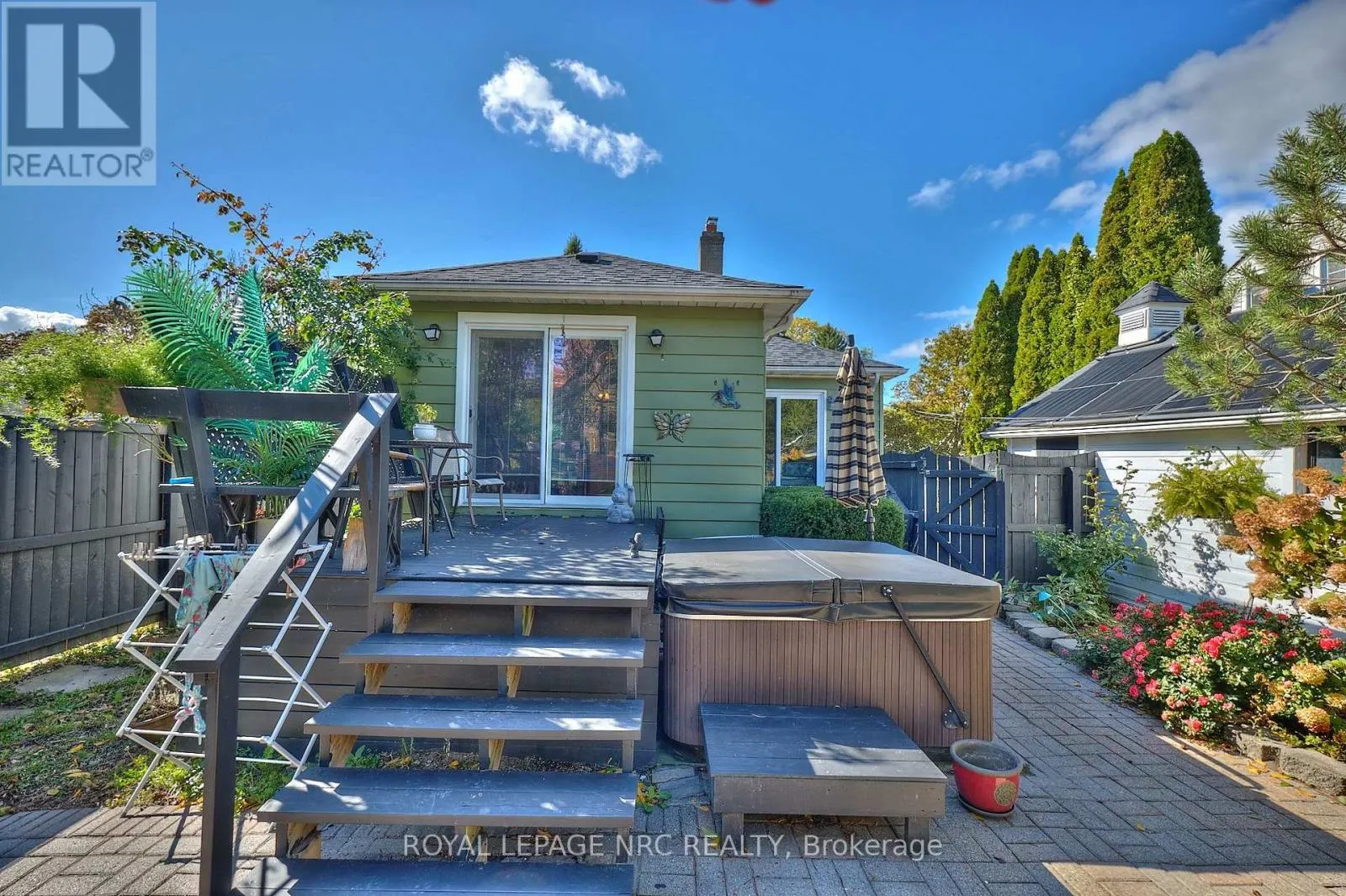 7 HALLCREST AVENUE