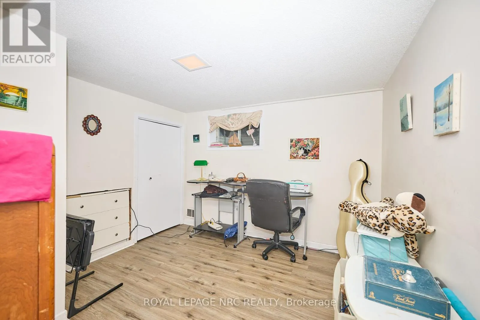 7 HALLCREST AVENUE