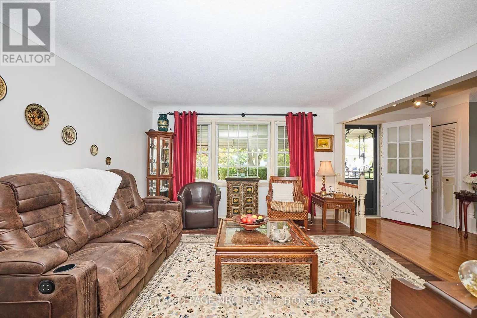 7 HALLCREST AVENUE