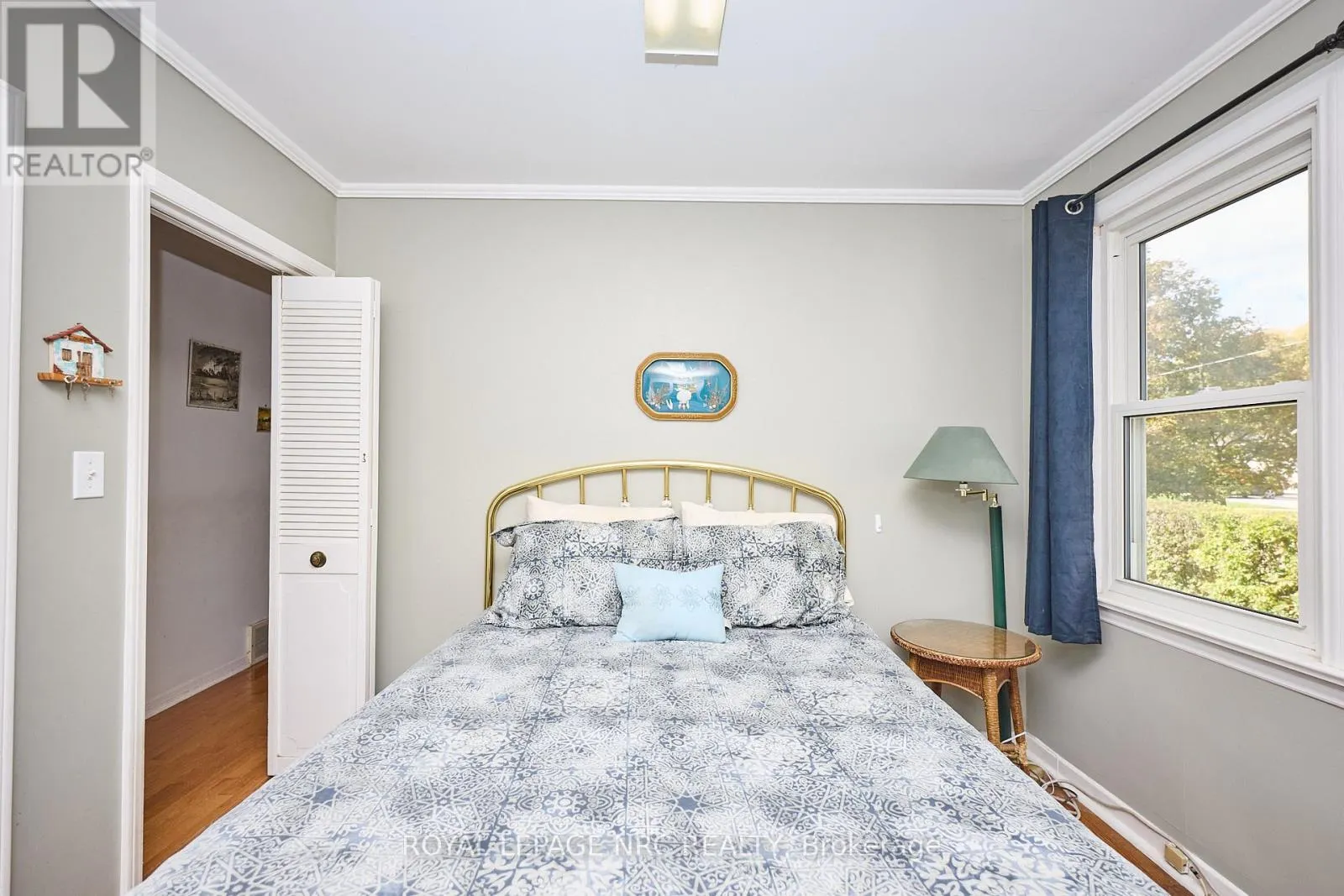 7 HALLCREST AVENUE