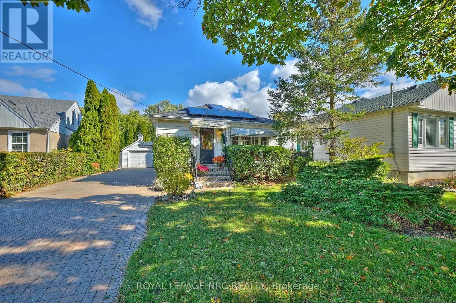 7 HALLCREST AVENUE