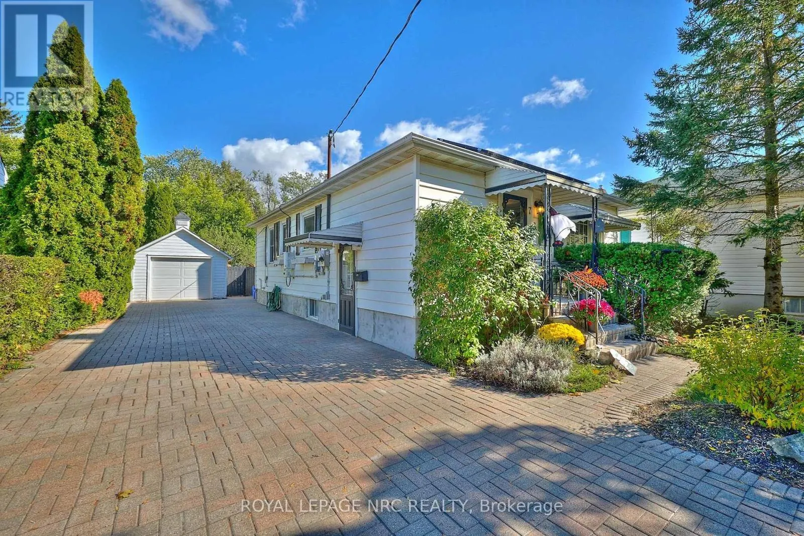 7 HALLCREST AVENUE