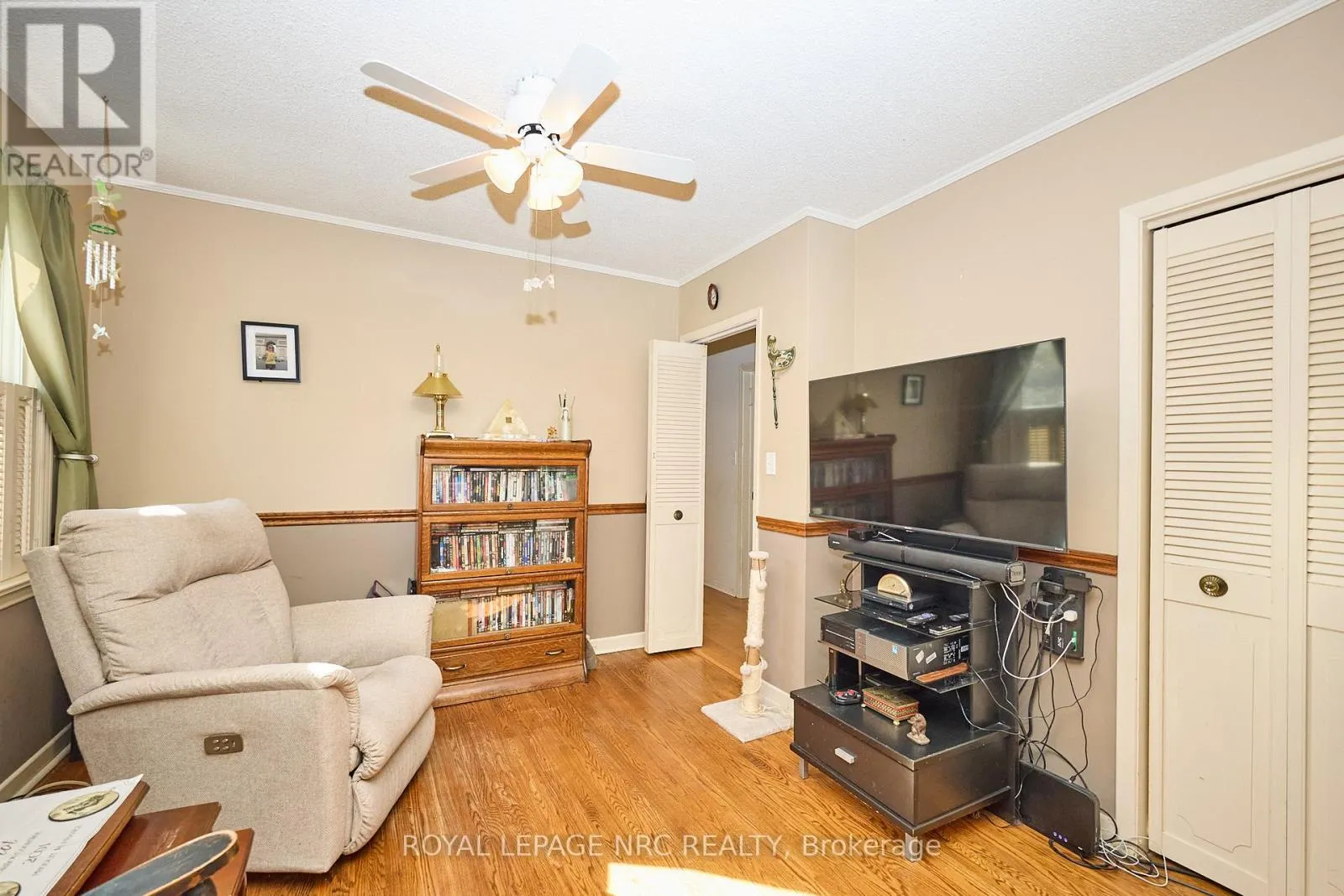 7 HALLCREST AVENUE