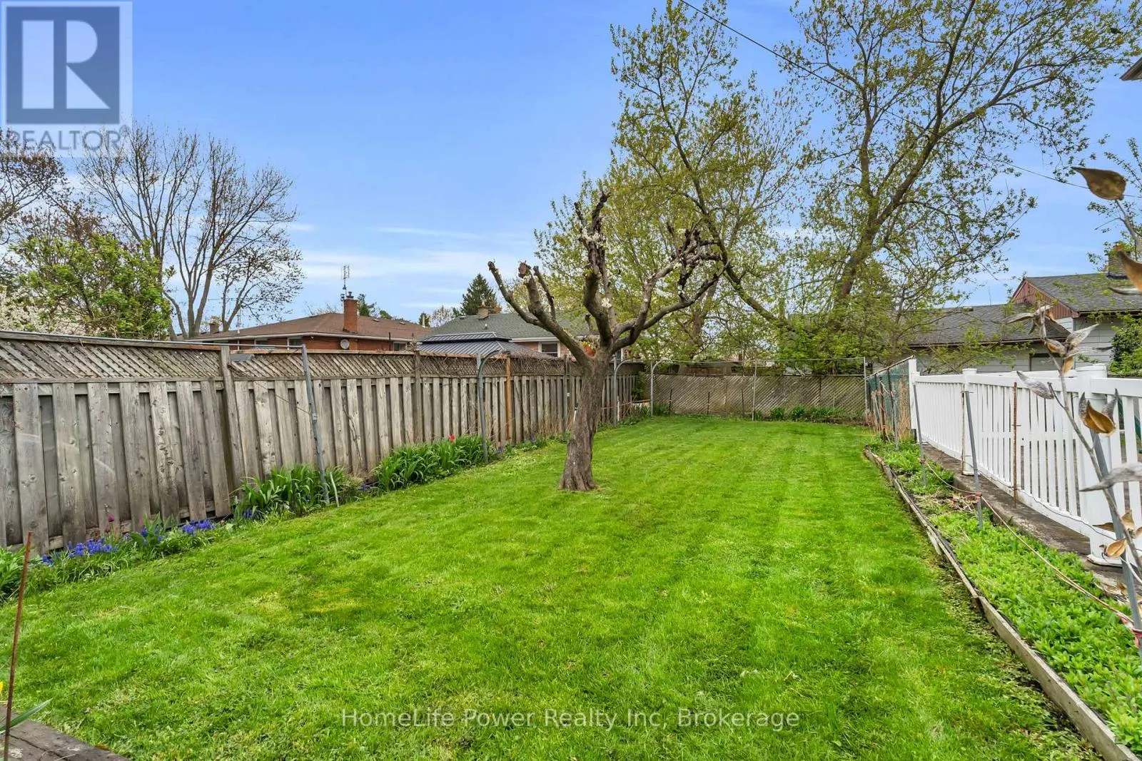 6 LECKIE AVENUE