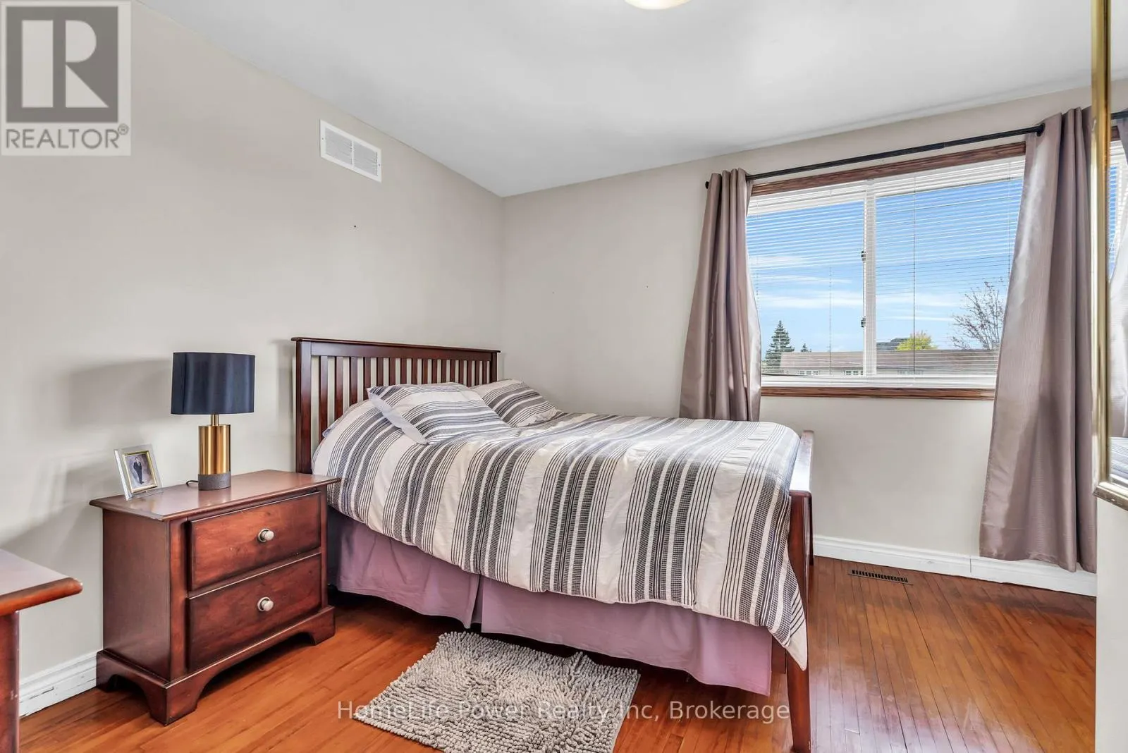 6 LECKIE AVENUE