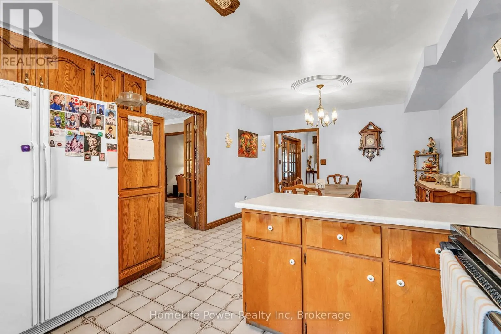 6 LECKIE AVENUE