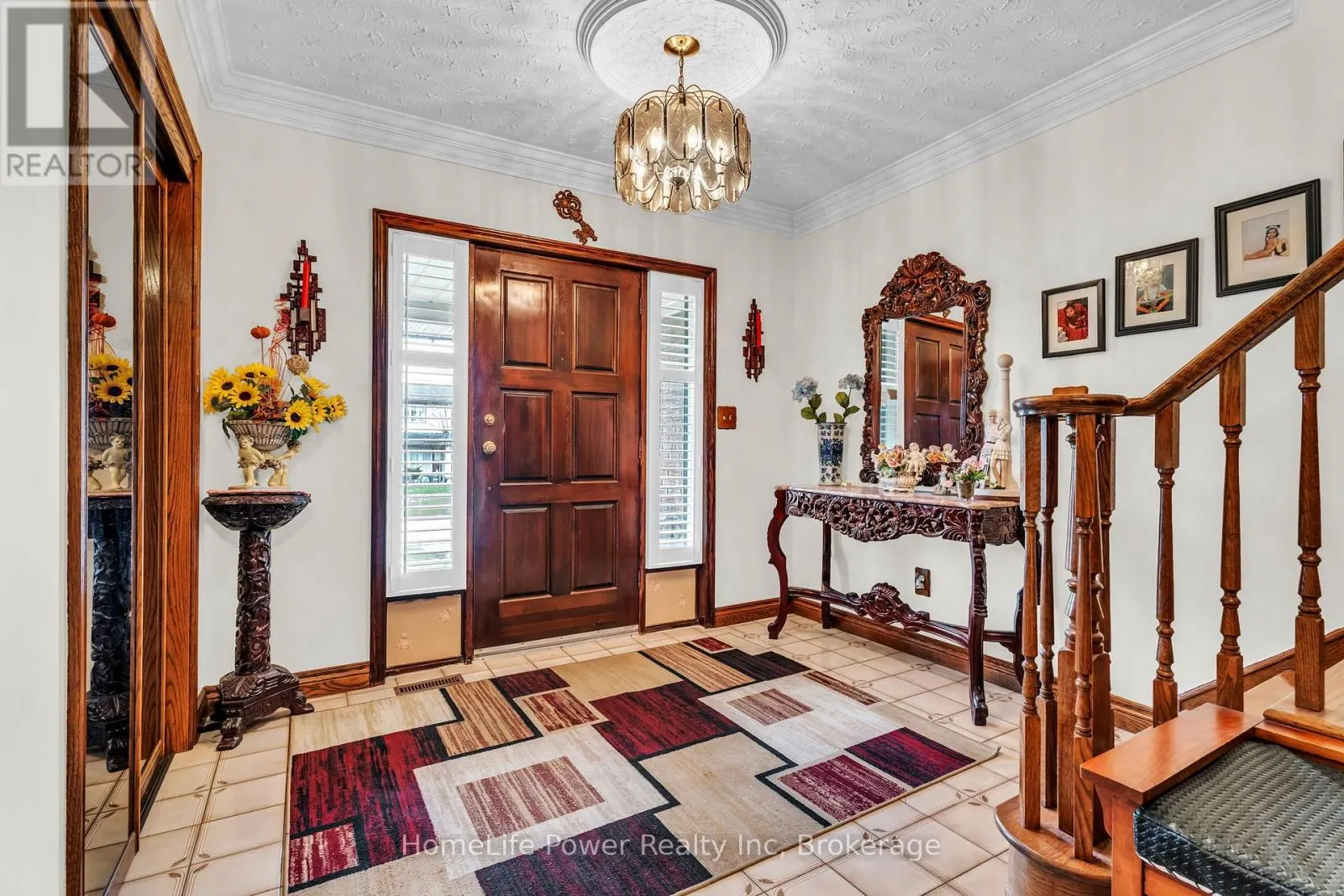 6 LECKIE AVENUE
