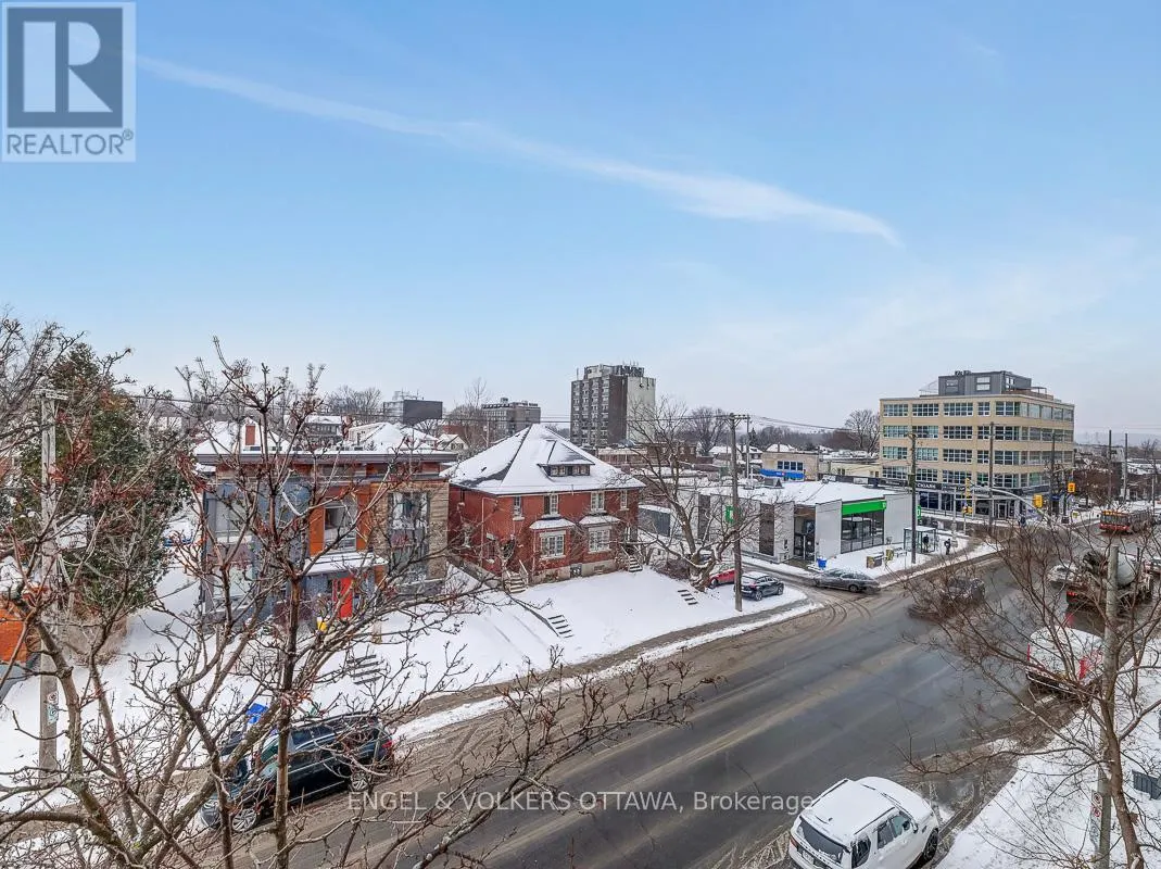 404 - 131 HOLLAND AVENUE