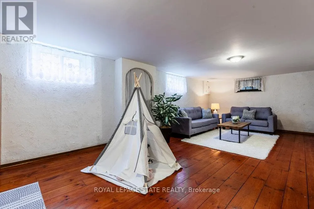 37 LOWER HORNING ROAD