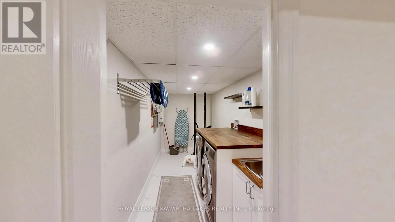 427 LINDEN VALLEY ROAD