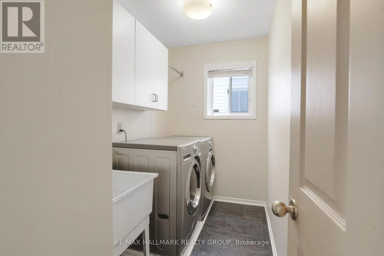 6 ROBINA AVENUE