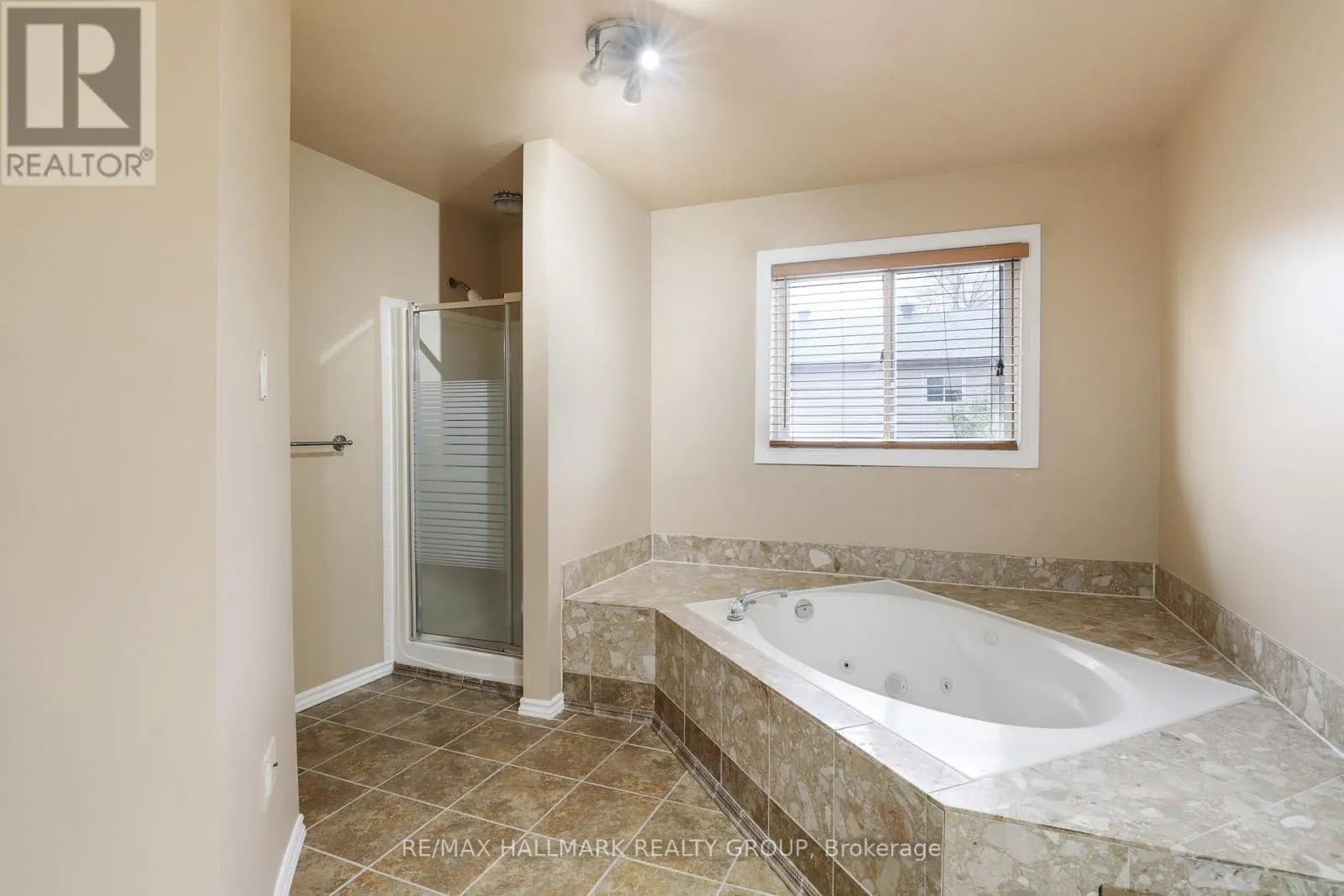6 ROBINA AVENUE